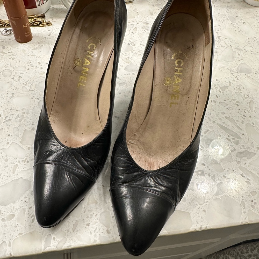 Chanel Vintage Women's Black Leather Pumps